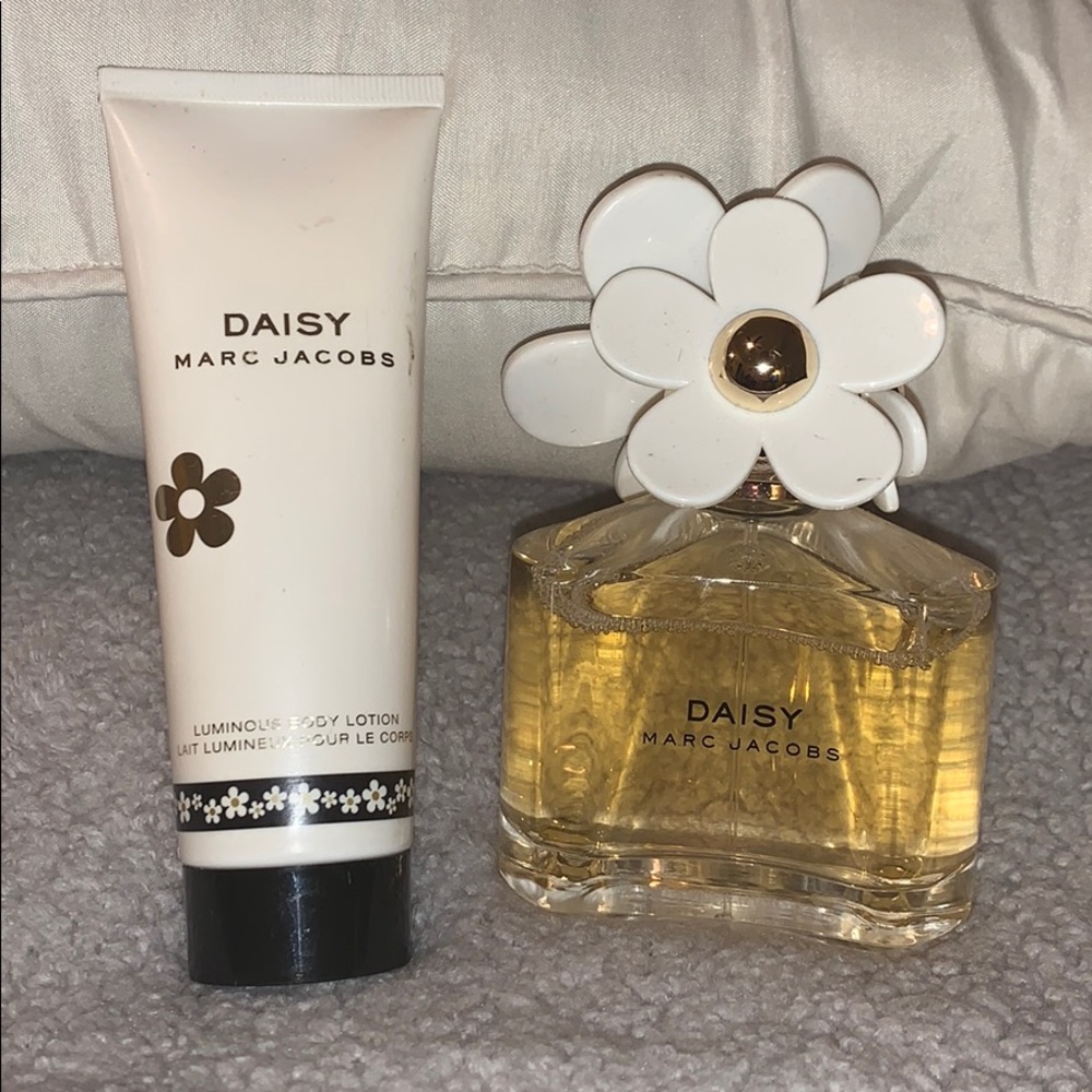 Daisy Marc Jacobs perfumed n lotion